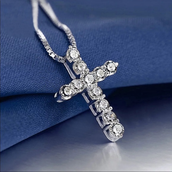 boutique v Jewelry - GORGEOUS ♡ AAA Cubic Zirconia Diamond CRYSTAL CROSS with Box GIFT